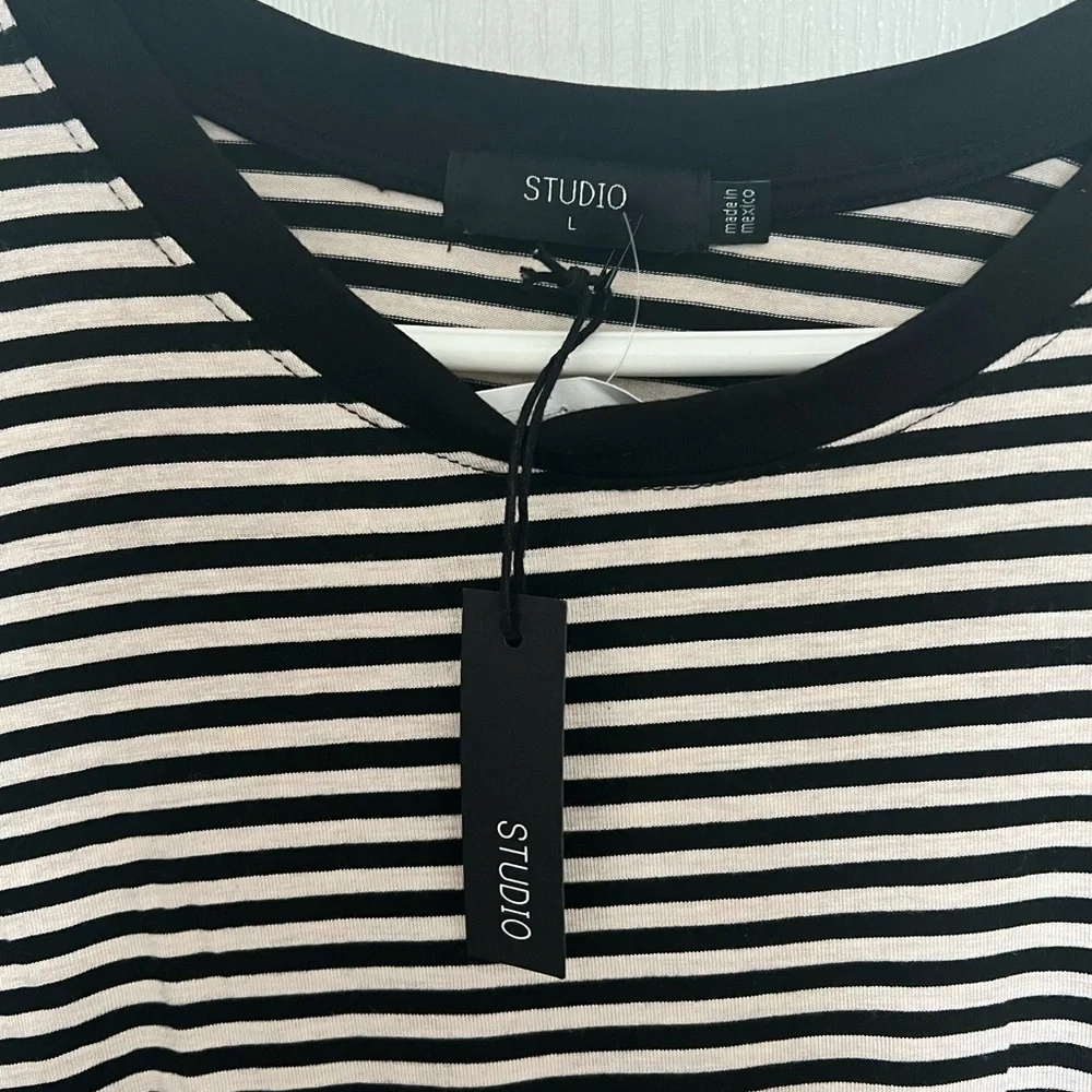 Studio Monochrome Striped Tee. Waist length. Chic and super comfortable. Soft. - Picture 12 of 14